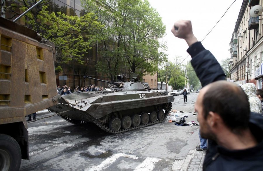 ХИТНО! Црнокошуљаши и украјинска војска беже из Мариупоља, плаше се освете становника