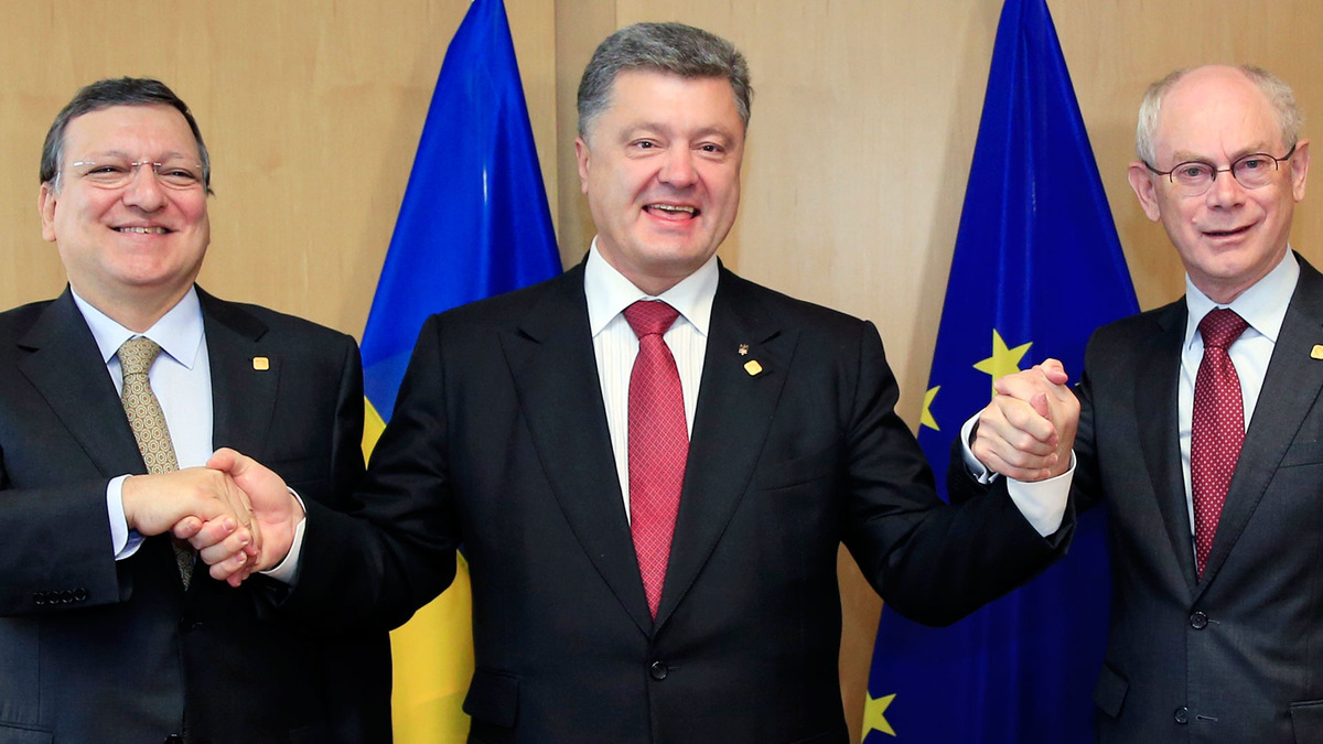 Forbes: После потписивања споразума са ЕУ борба за Украјину тек почела