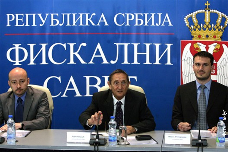 Фискални савет: Србија нема снаге ни за ове пензије и плате