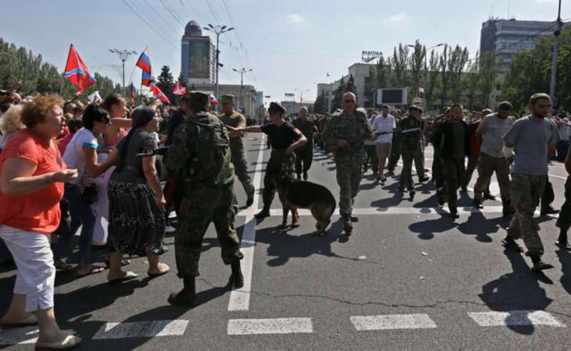 Заробљени укро-нацисти на "паради" у Доњецку (фото)