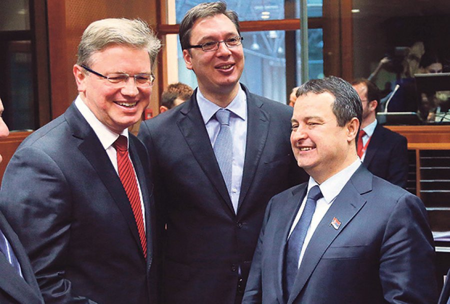 ДВЕРИ: ЕУ ће Србију преко Вучићевог режима оставити и без територије и без економије
