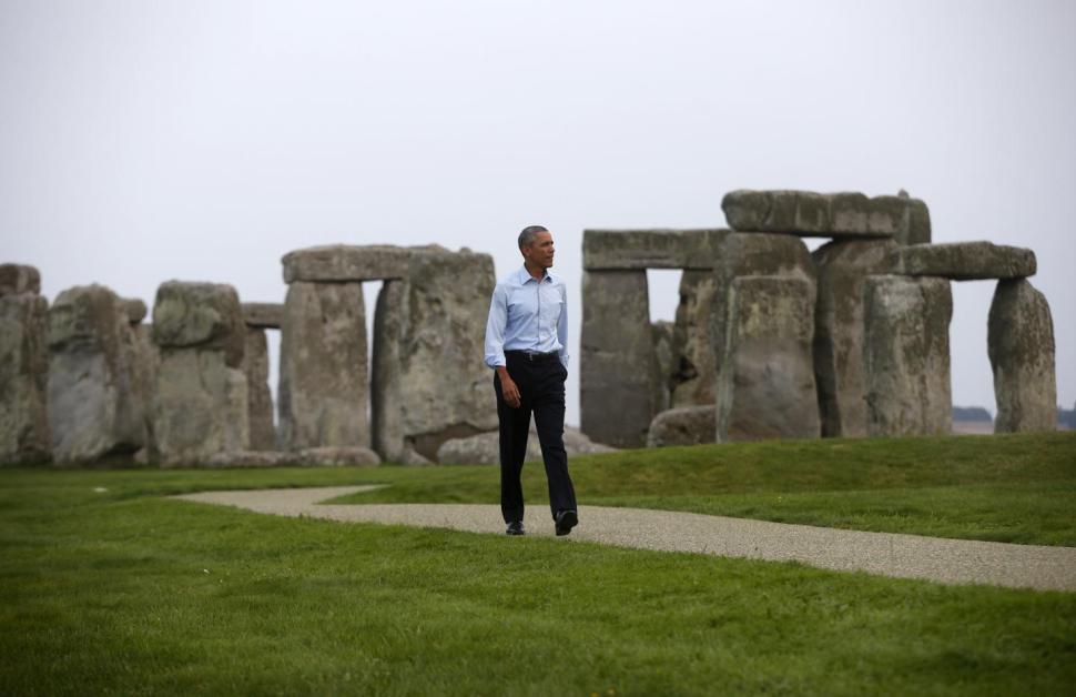 Британци насамарили и Обаму: Одвели га да обилази камење које су озидали 1954. године
