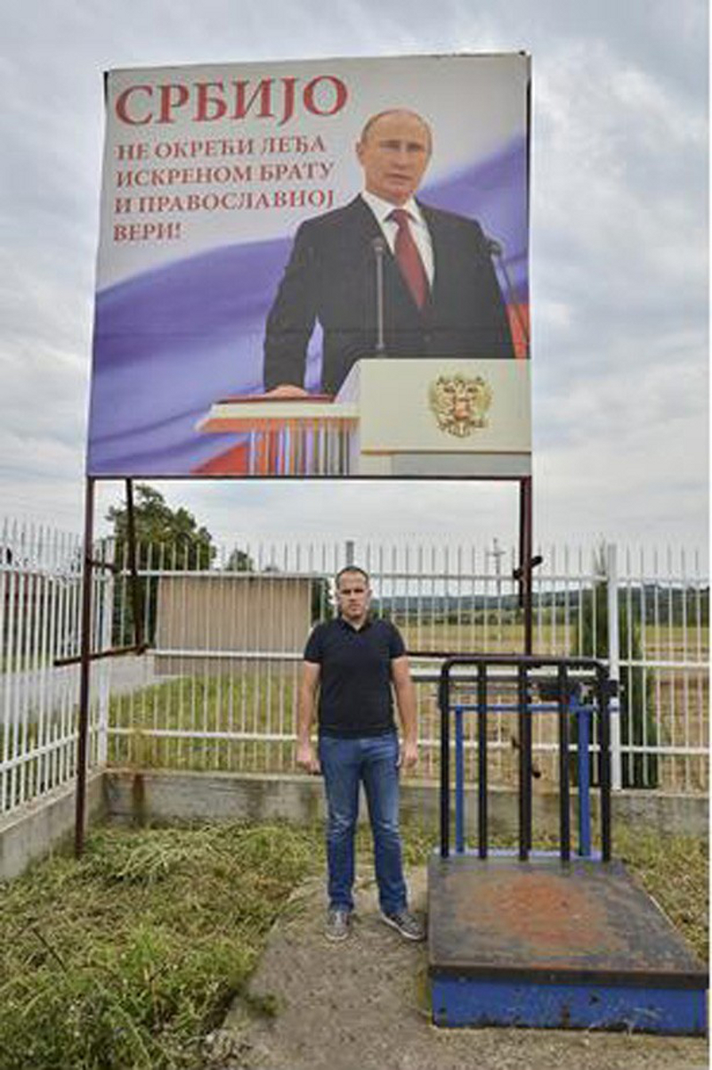 У ЗНАК ПОДРШКЕ И ЗАХВАЛНОСТИ: Србин направио билборд Владимиру Путину!