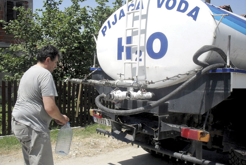 Два милиона људи у Србији пије воду која није безбедна за пиће?!
