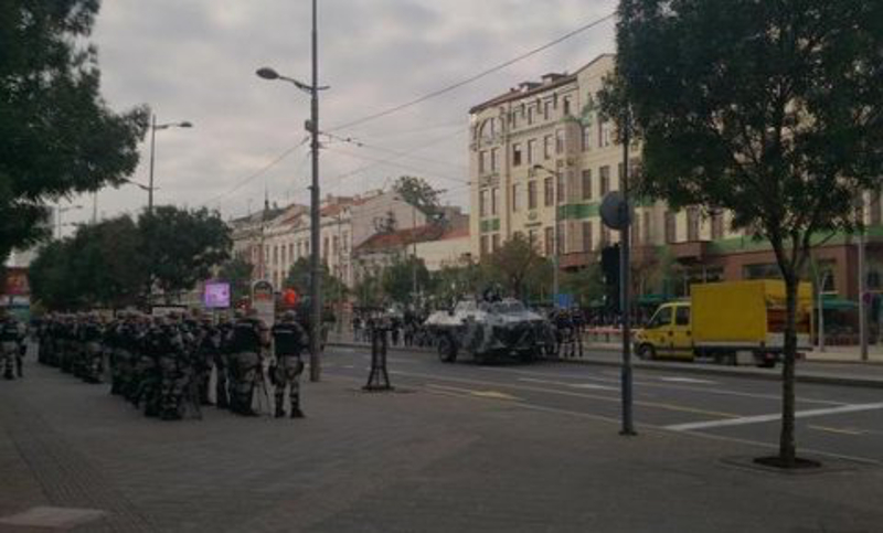 СТИГЛА ПЕДЕРСКА ДЕМОКРАТИЈА: Београд је под опсадом! (фото, видео)