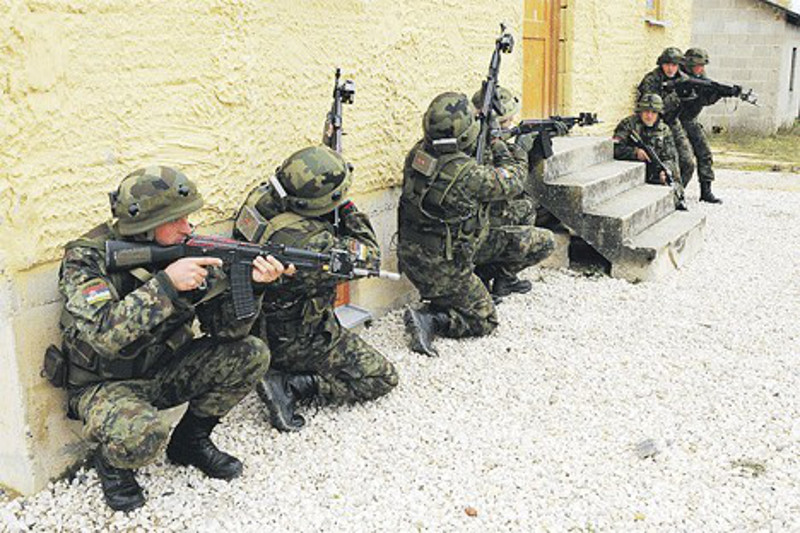 НАТО спрема војску Србије за јуриш на Русију!