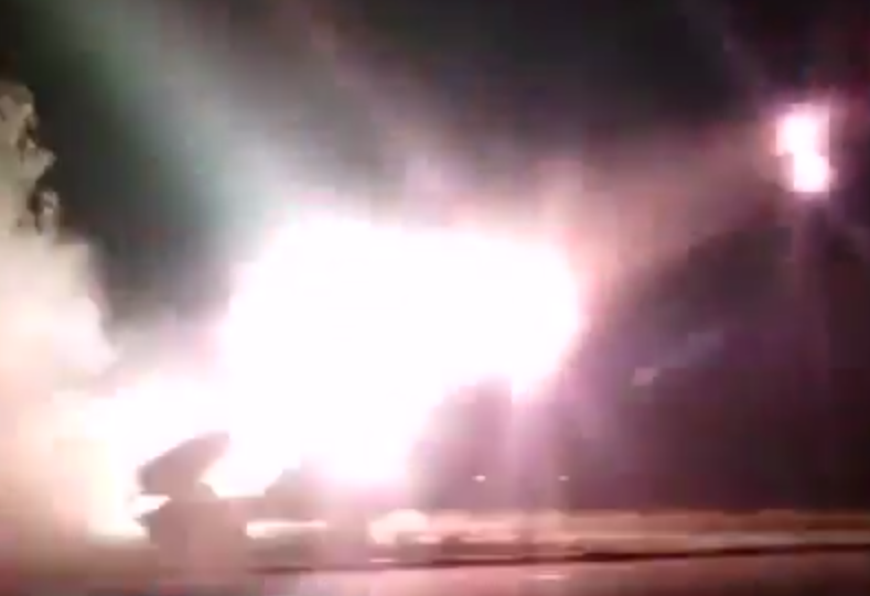 „Каљмиус“ напада доњецки аеродром (видео)