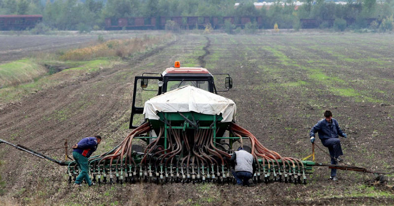 Руси нуде милијарде али Вучићу не требају: Већа подршка српском аграру тек за три године