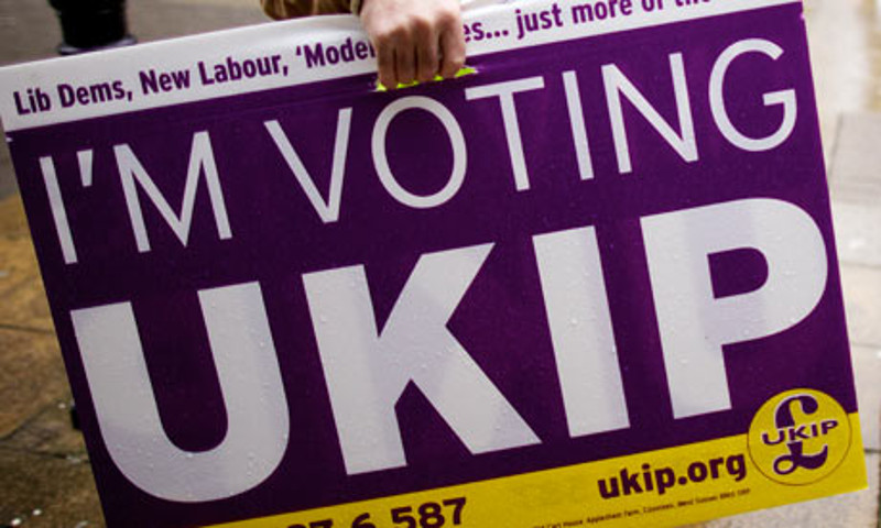 Анти-ЕУ УКИП партија у Британији односи победу на предстојећим локалним изборима (видео)
