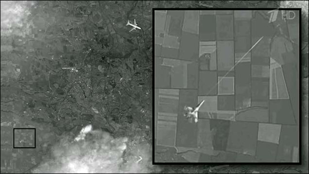 САТЕЛИТСКИ СНИМАК: Малезијски авион срушио украјински МИГ 29 (видео)
