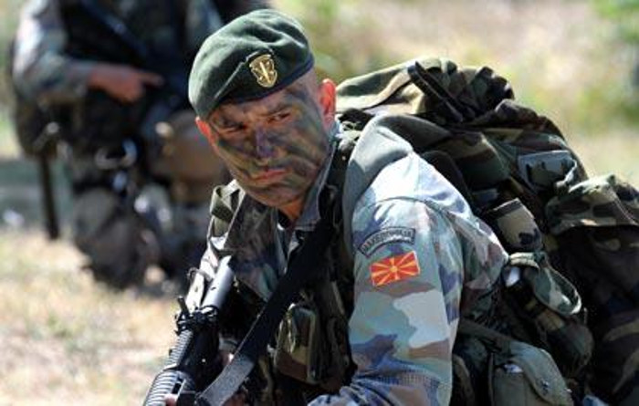 Македонија: Појачано присуство македонских специјалних јединица у Гостивару и Тетову (видео)