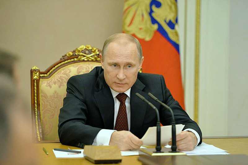Путин забрањује функционерима и важним чиновницима да држе новац ван земље
