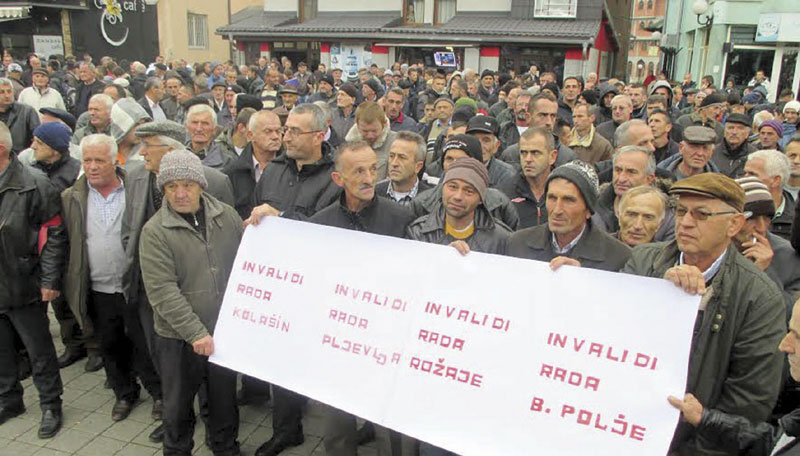 Рожаје – Протест радника против власти и страховите беде која влада на северу Црне Горе (видео)