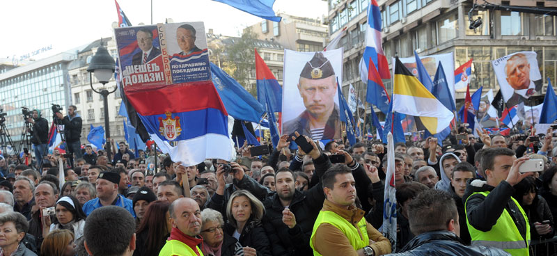 Погледајте протестну шетњу СРС и Војислава Шешеља београдским улицама (видео, фото галерија)