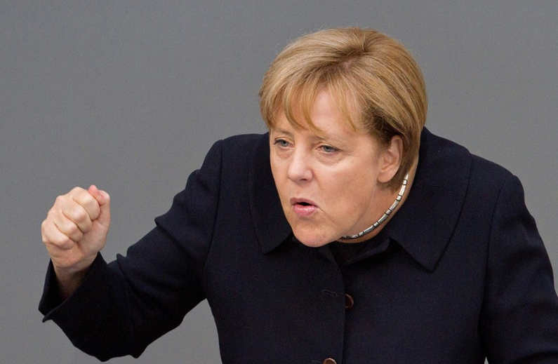 Француски европосланик поручио Меркеловој: Завежи!