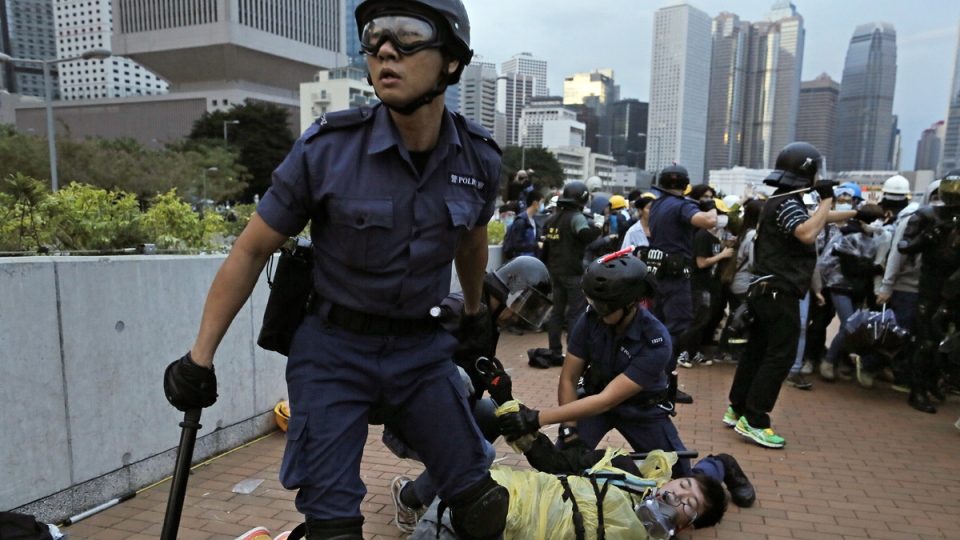 Кина: Три оснивача покрета „Окупирајте центар Хонгконга“ данас ће се предати полицији и позвати демонстранте да се разиђу