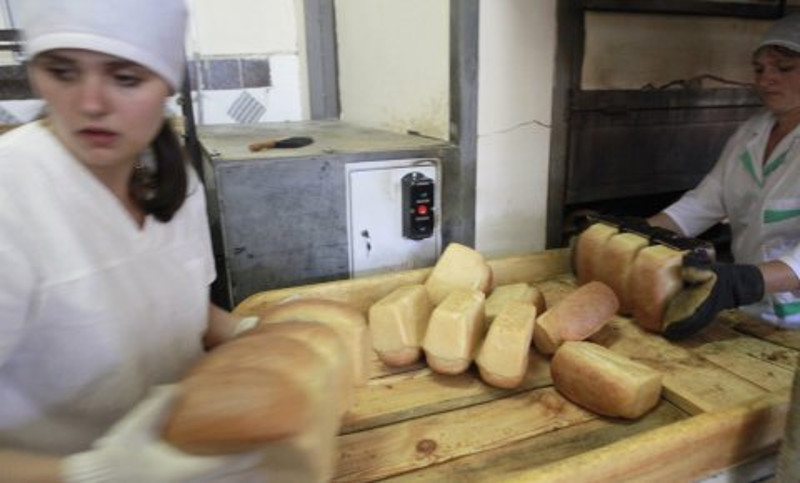 Економска вест дана у Србији: Вучићев режим обећава да хлеб неће поскупети! Еј, хлеб!!!