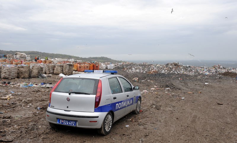 Крагујевац: Право са депоније на трпезу, 18.000 покварених торти продавали широм Србије