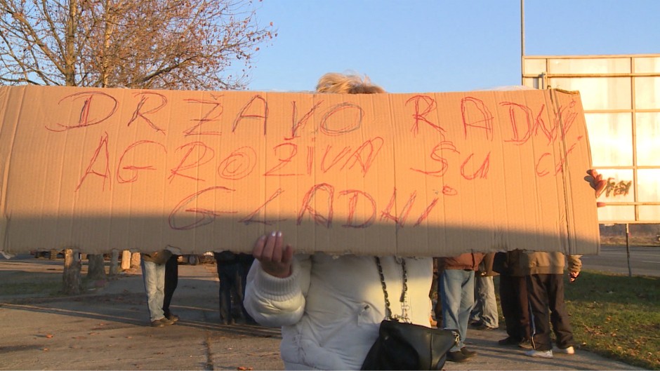Радници Агрожива стигли у Нови Сад и одржали протест испред Србијагаса