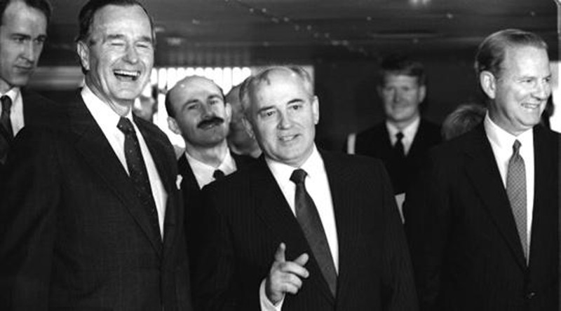 Горбачов на Малти дао своју половину света за Реганов стари каубојски шешир