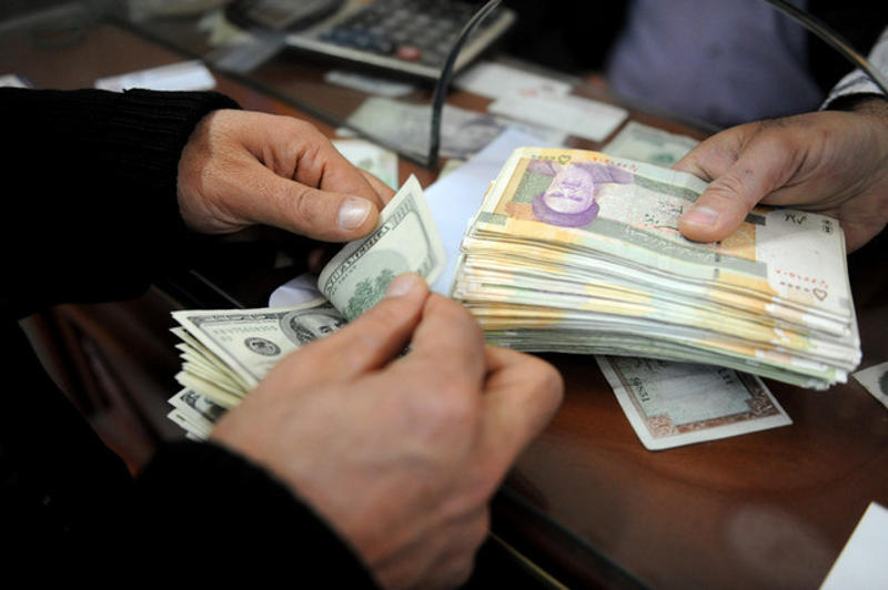 Иран из спољнотрговинских трансакција потпуно избацује долар