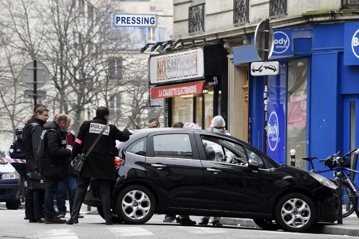 Француска: Другови најмлађег осумњиченог за напад на "Шарли Ебди" тврде да је он био у школи када се десио масакр