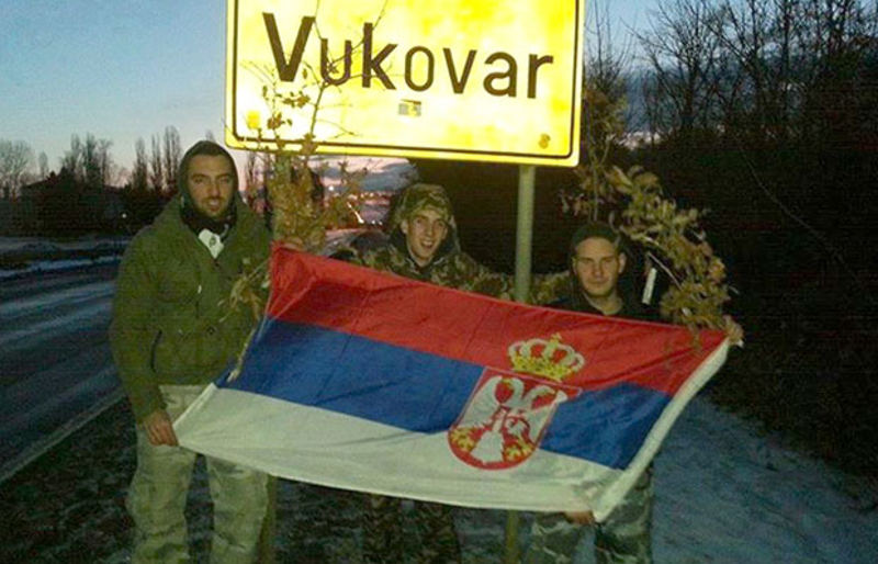 Достојни Павелића и НДХ-азије! Срби ухапшени због фотографије са српском заставом