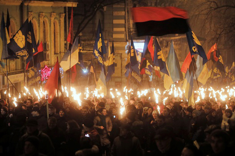 Марш украјинских неонациста у Кијеву посвећена Хитлеровом сараднику Бандери