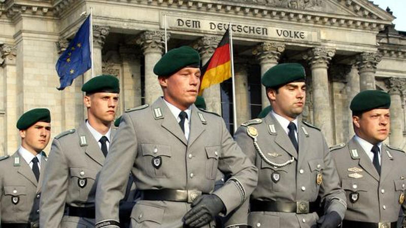 ВИМЕР: Меркел борбену готовост Бундесвера диже на ниво Хитлеровог Вермахта