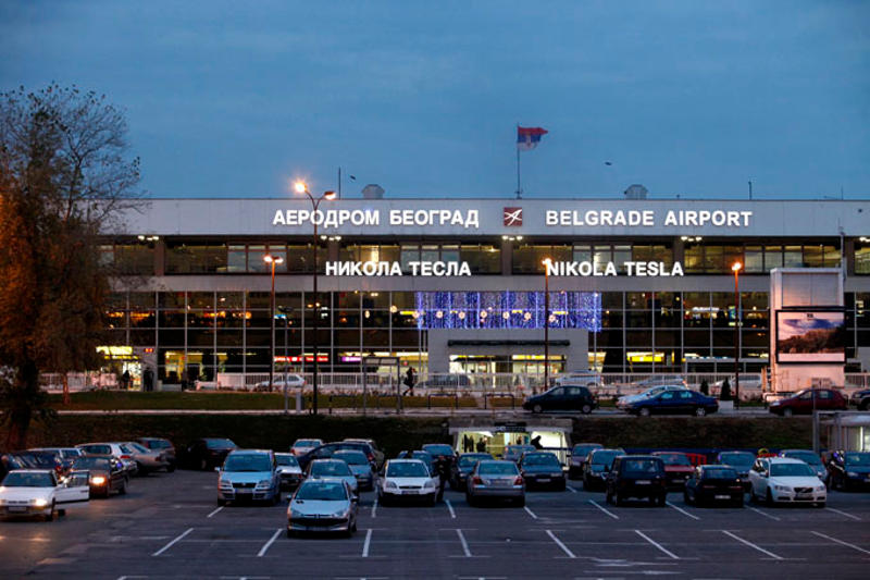 Београд: Због поклоњене гараже и паркинга на аеродрому, губићемо годишње 2 МИЛИОНА ЕВРА!