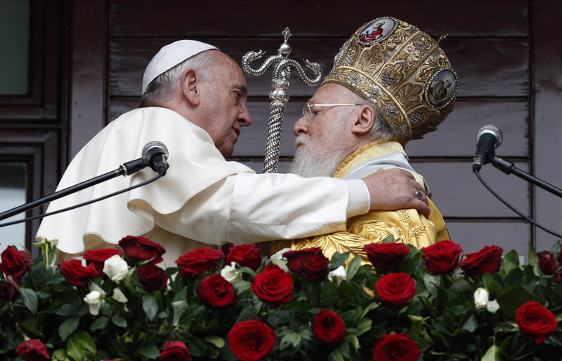 Светогорци прете прекидањем помињања патријарха Вартоломеја ако настави зближавање са папом