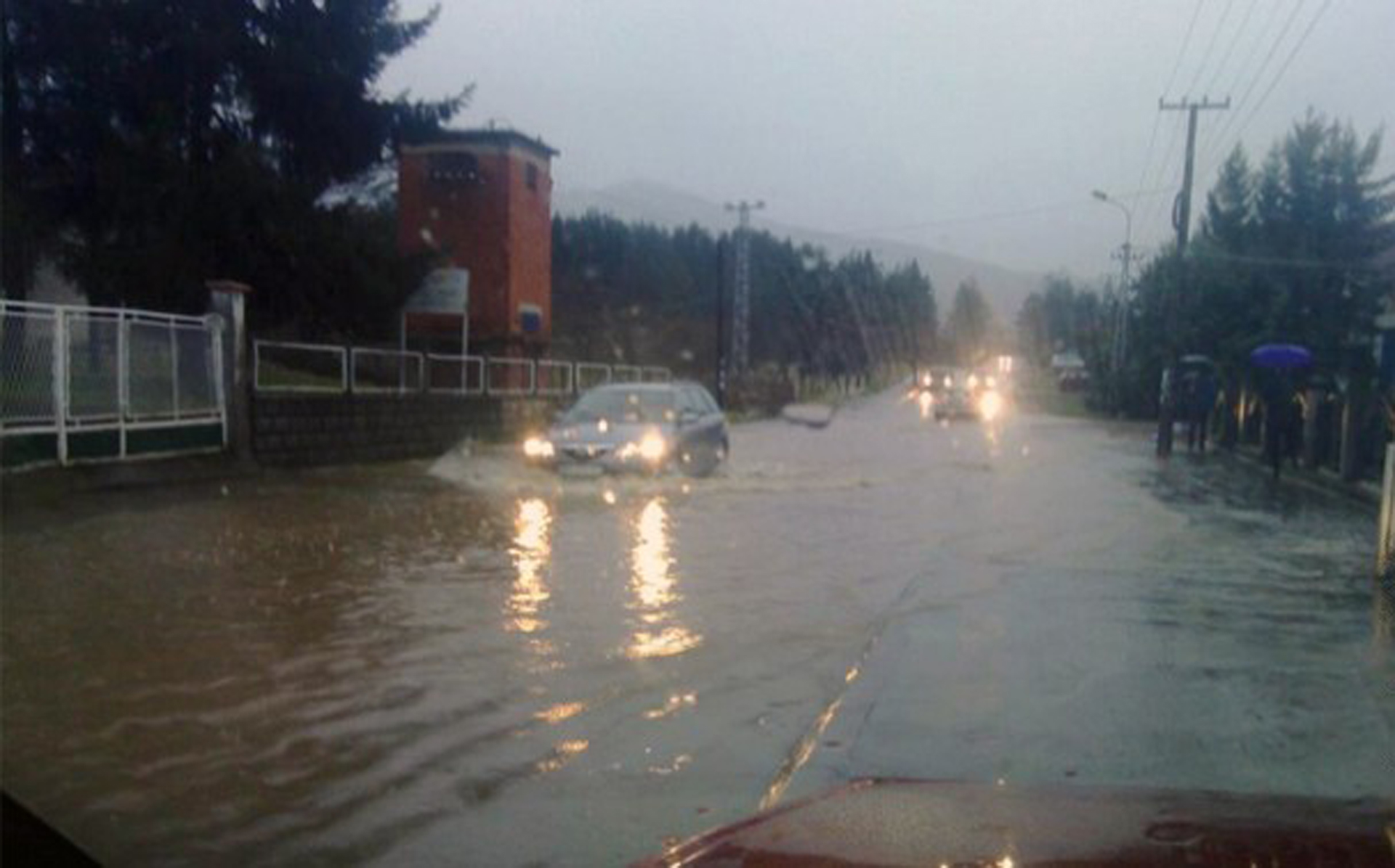 У Врању проглашена ванредна ситуација због поплава (видео)