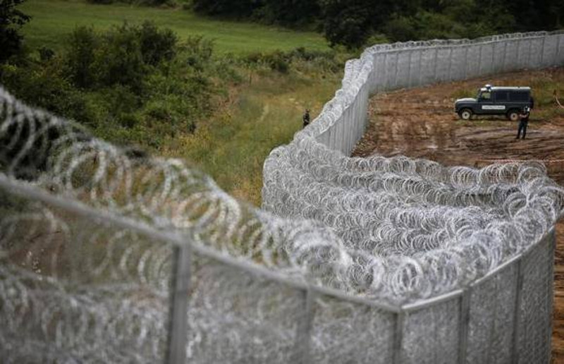 Мађарски градоначелник диже ограду због миграната са Косова