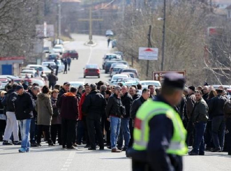 КиМ: Бивши радници МУП-а најавили блокаду административних прелаза на Косову