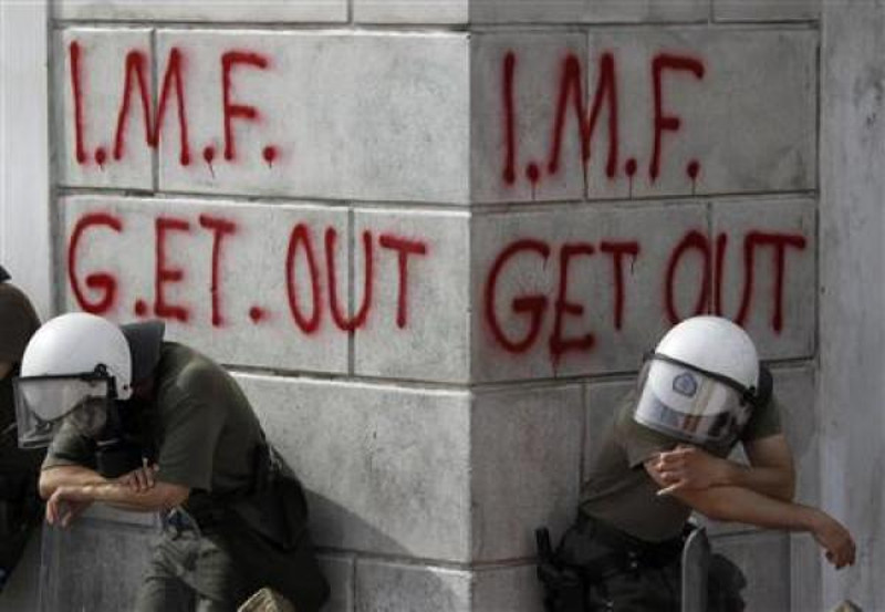 ММФ убија Грчку: Смањите пензије и повећајте ПДВ