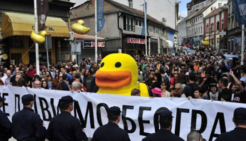Протест због потписивања уговора о Београду на води – „Покажимо им патку“