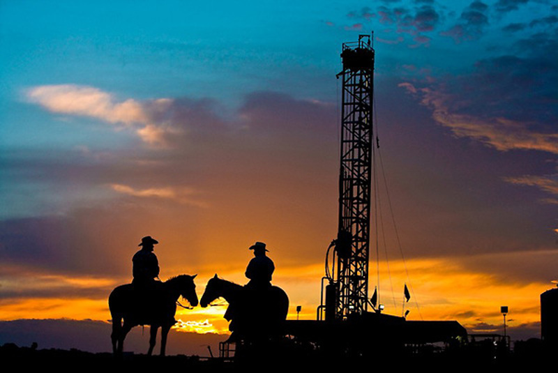 Због пада цена нафте криза у срцу Тексаса, на десетине хиљада нафташа добија отказе