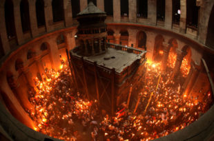 Благодатни огањ: Светиња из Цркве Гроба Господњег стиже увече, на Велику суботу, пред Храм Светог Саве