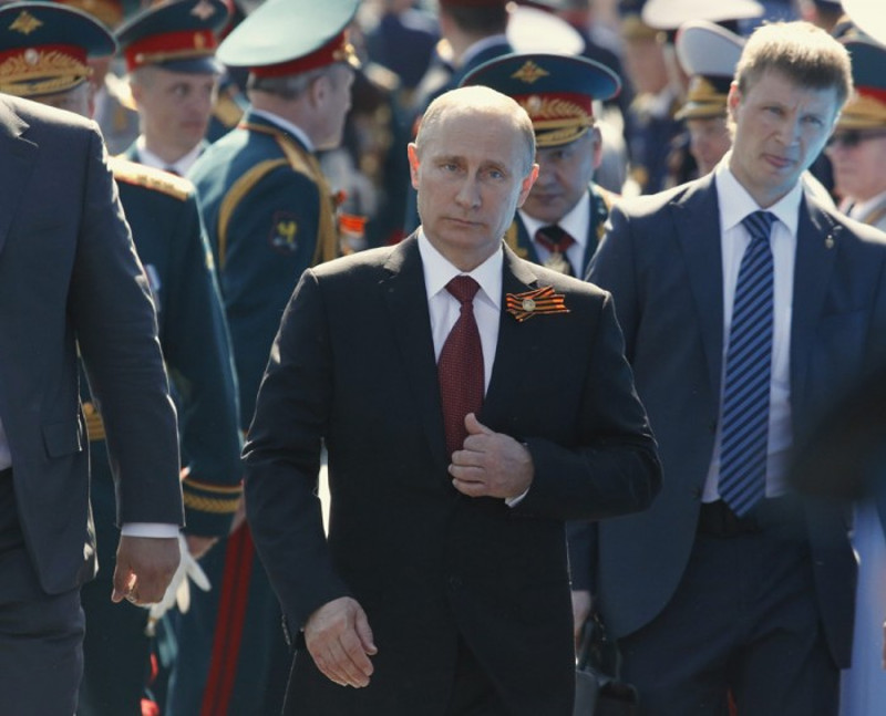 Владимир Путин финансира све трошкове одласка српске војске на параду победе у Москву!