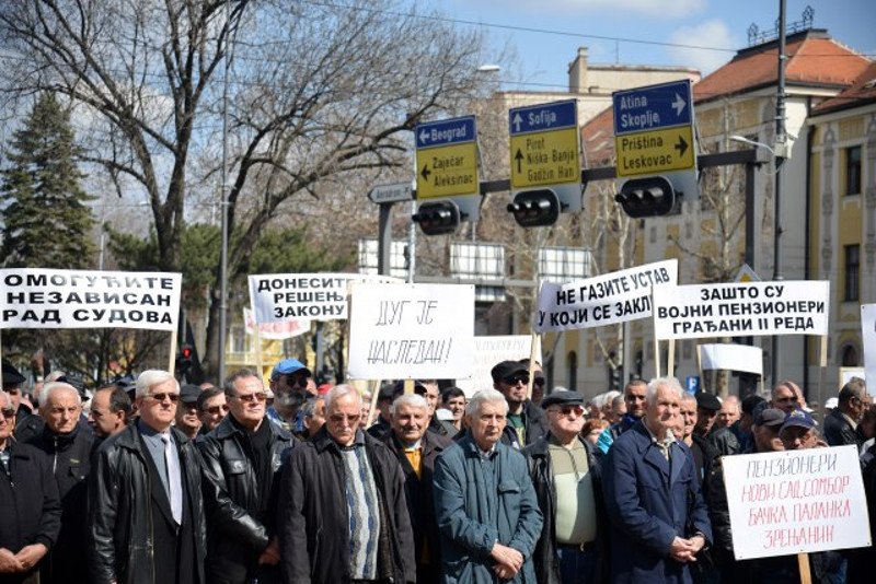 Протест пензионера под слоганом "Ставимо тачку на пљачку" 22. фебруара у Београду