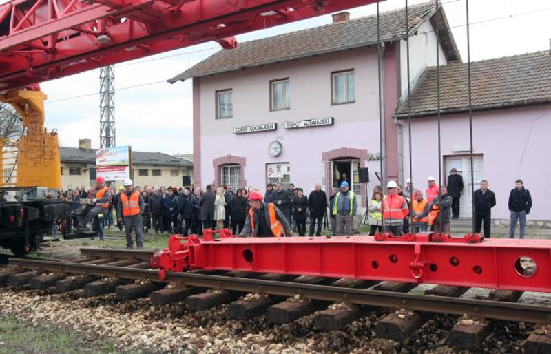 Руси започели реконструкциjу пруге на Kоридору 10