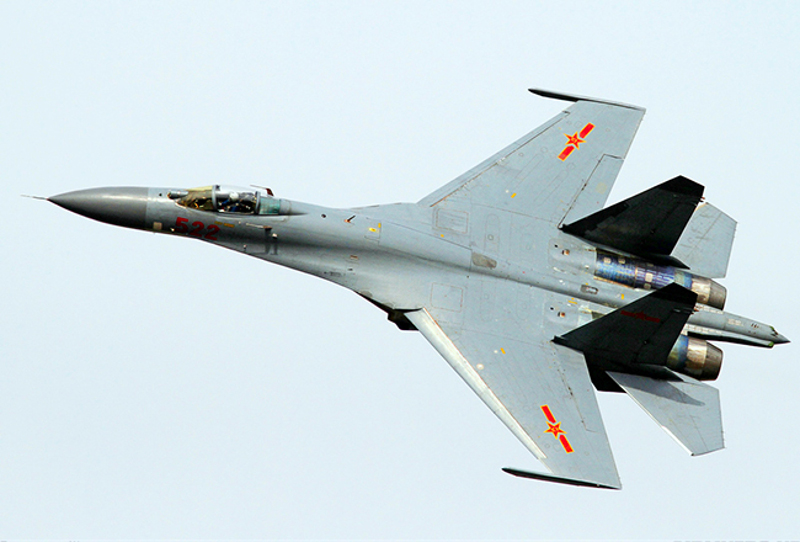Успешан први лет новог кинеског ловца J-11D који је „унук“ Су-27