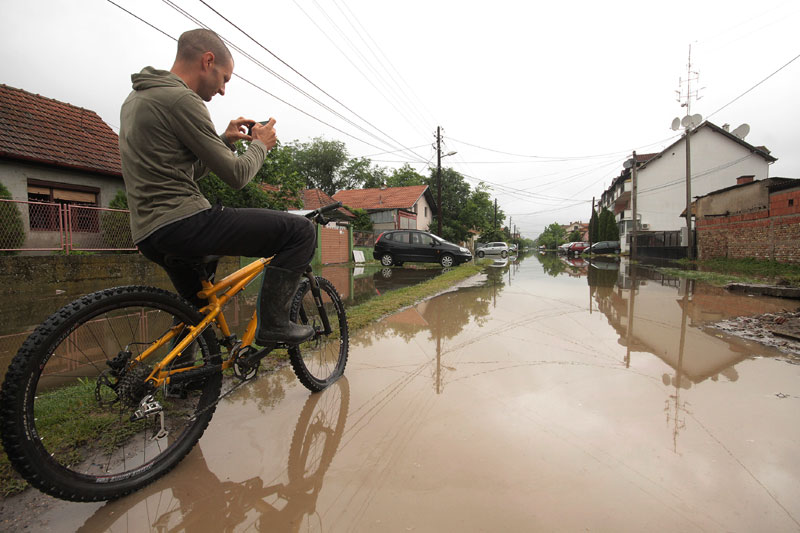 Проглашена ванредна одбрана од поплава у деловима Новог Сада