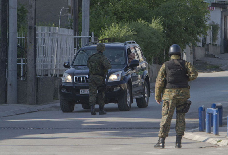 Куманово: Погинуло осам, рањена 33 полицајца, борбе се и даље воде (видео)