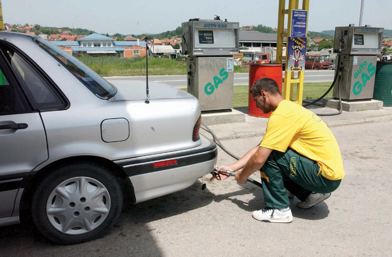Цене аутогаса у Србији међу највишим у Европи јер држава опорезује ТНГ са 60% пореза