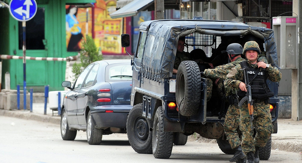 Сукоби у Куманову између шиптарских терориста пристиглих са територије Косова и македонске полиције и војске и даље трају