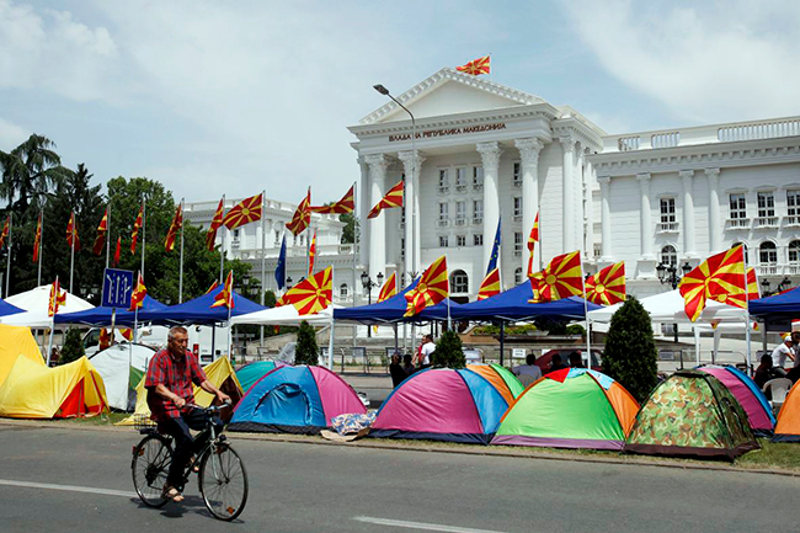 КАМПОВАЊЕ: У центру Скопља шатори и присталица Груевског и „америчког мајдана“