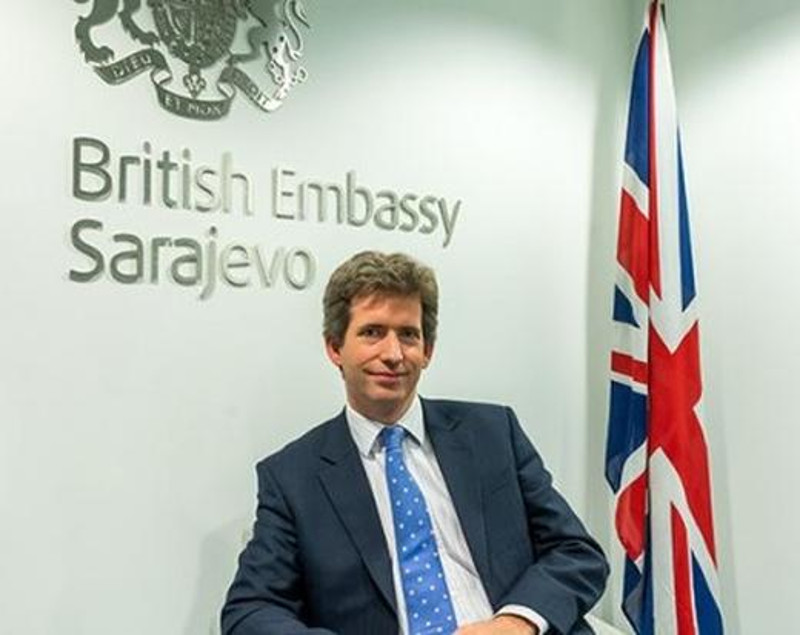 Британски амбасадор у БиХ лаже и шири дезинформације јер је по међународном праву војска Републике Српске имала право на одмазду!