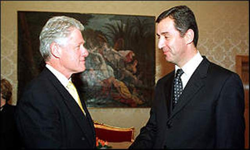 Клинтон за Би-Би-Си: Ђукановић тражио од НАТО пакта бомбардовање Мурина