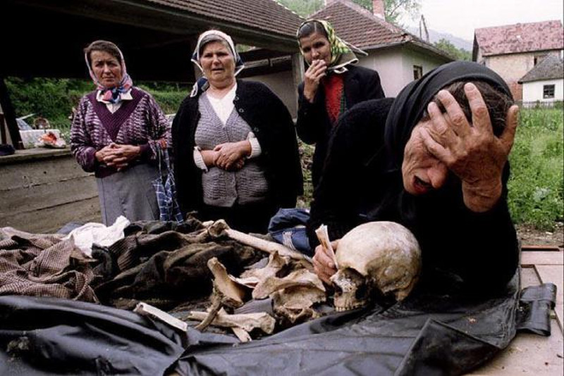 Досије Сребреница - Злочини над Србима (Цео филм)